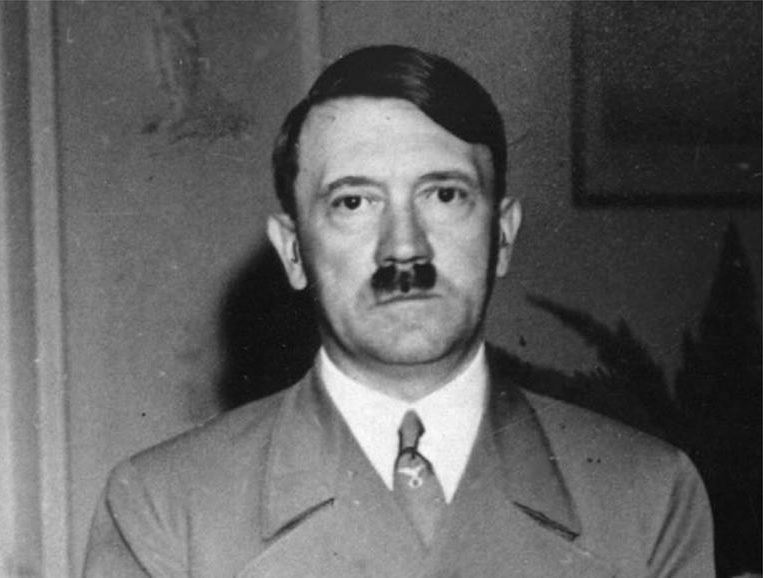 Elengedni Adolf Hitlert
