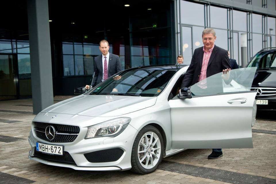 Mercedeseket és Opeleket is szervizbe rendelnek a német hatóságok a dízelbotrány miatt