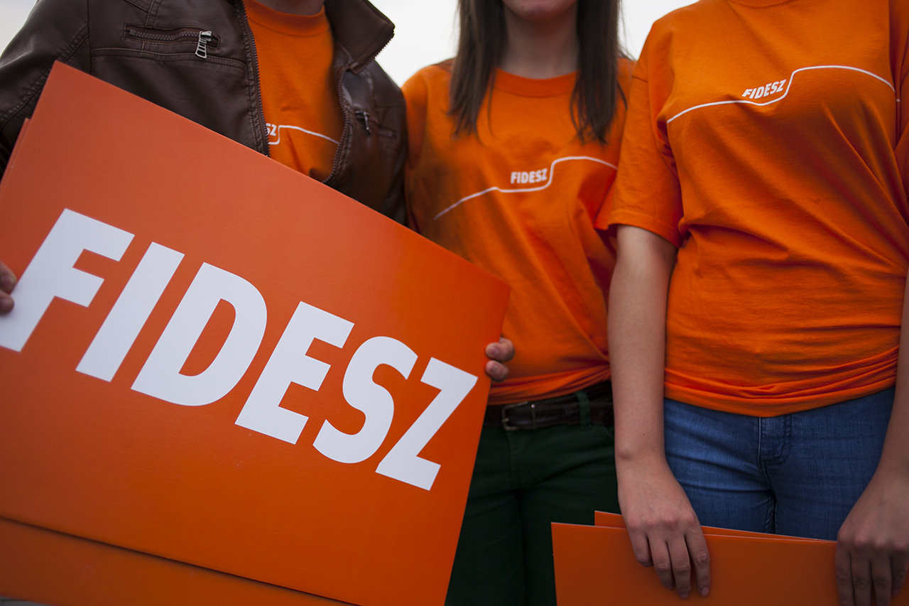 A CDU elnöke szerint ha nem bizonyít a Fidesz, kirakják az Európai Néppártból