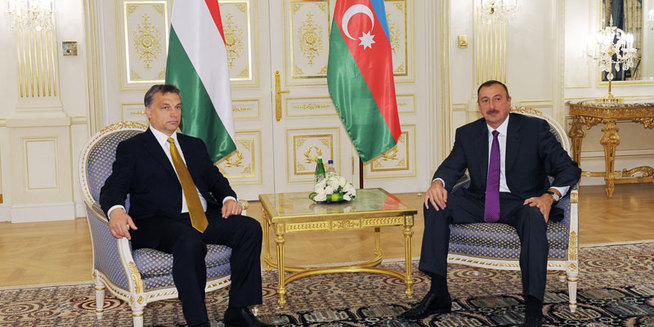 Azeri-grúz-román-magyar áramvezetékről ír alá megállapodást Orbán