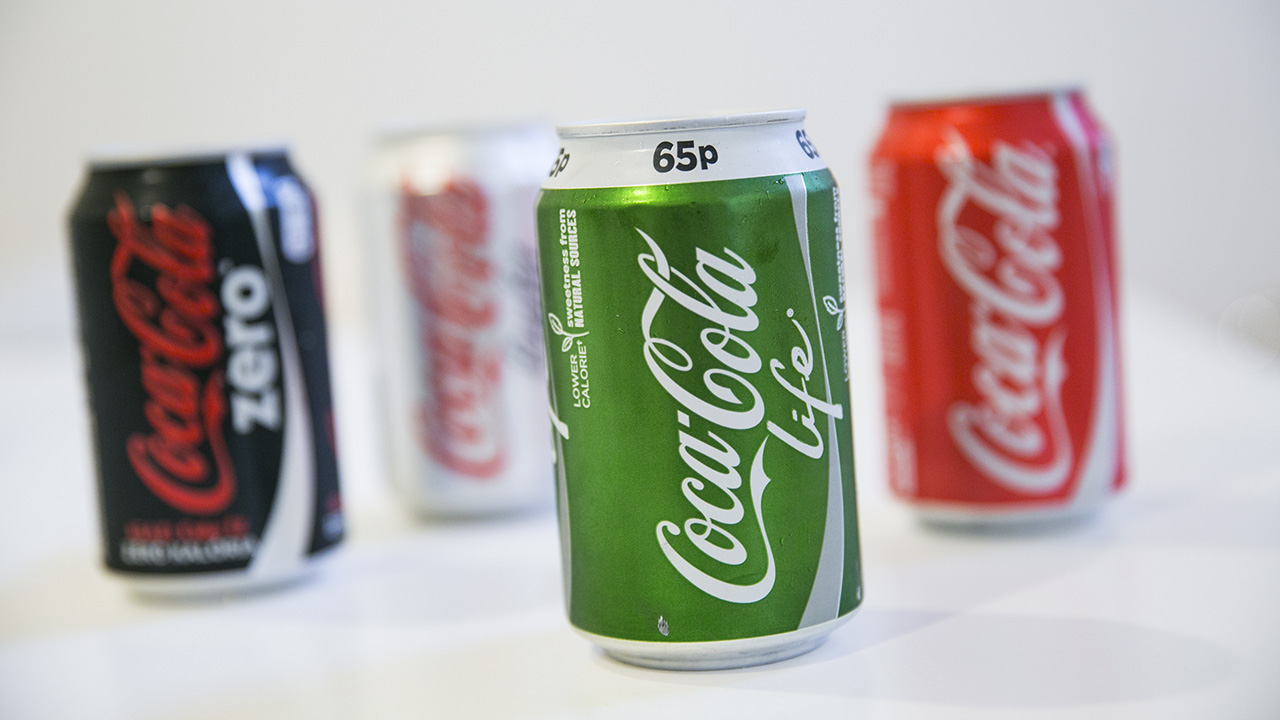 A Coca-Cola 125 év után piacra dobja az első alkoholos italát