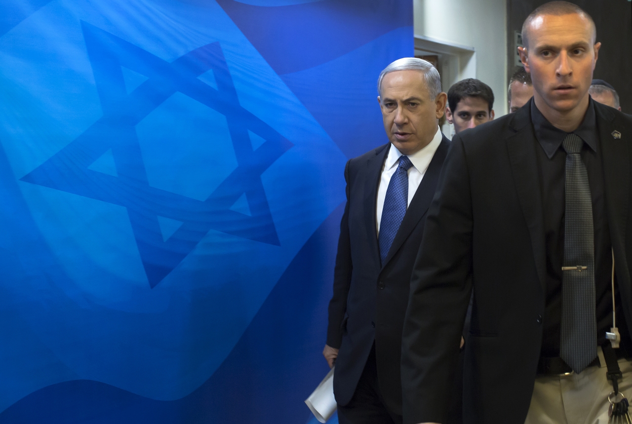 Az izraeli rendőrség vádemelést javasol Netanjahu miniszterelnök és felesége ellen