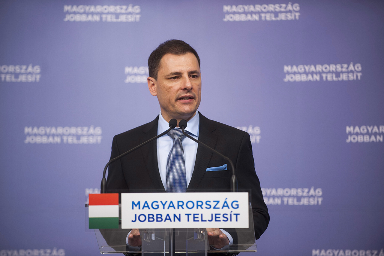 Az Európai Bizottság szerint erősödik a magyar gazdaság, a fideszes politikusok erre brüsszelezni kezdtek és kampányjelentést kiáltottak