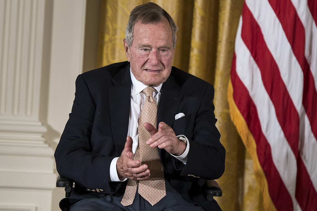 Elhunyt George H. W. Bush