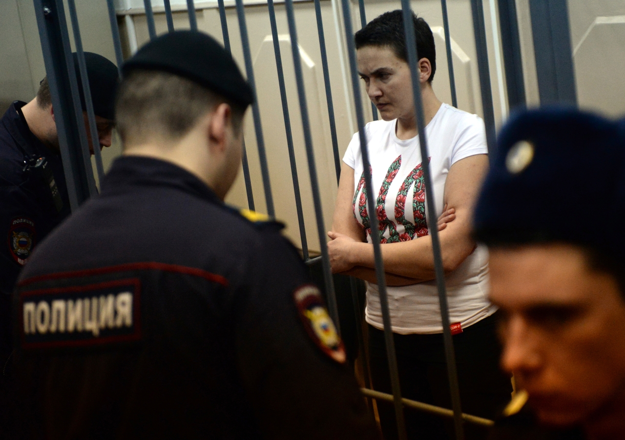Az orosz bíróság bűnösnek találta a két éve Ukrajnából elhurcolt pilótanőt