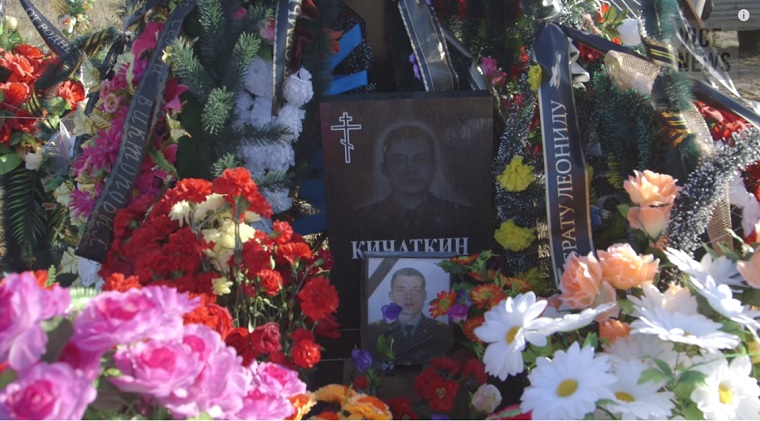 Ez a Kicsatkin nevű orosz katona még akkor halt meg Kelet-Ukrajnában, amikor Oroszország azt állította, nincsenek ott harcoló állampolgárai.