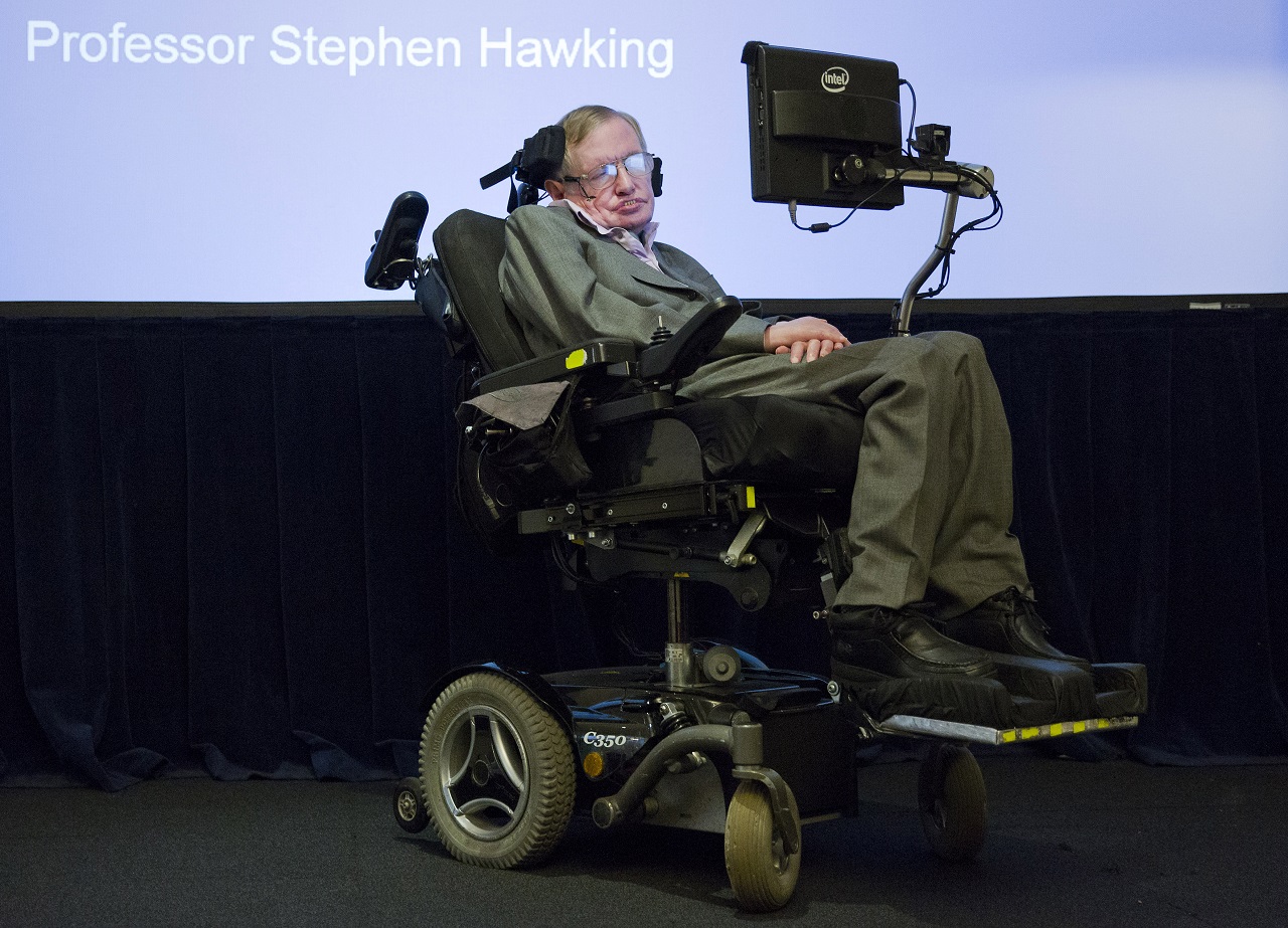 Valaki 300 ezer fontot adott Stephen Hawking kerekesszékéért