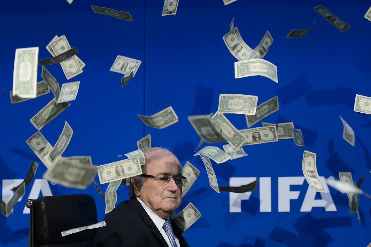 Varázslatos interjúban mosdatja Sepp Blattert a Nemzeti Sport
