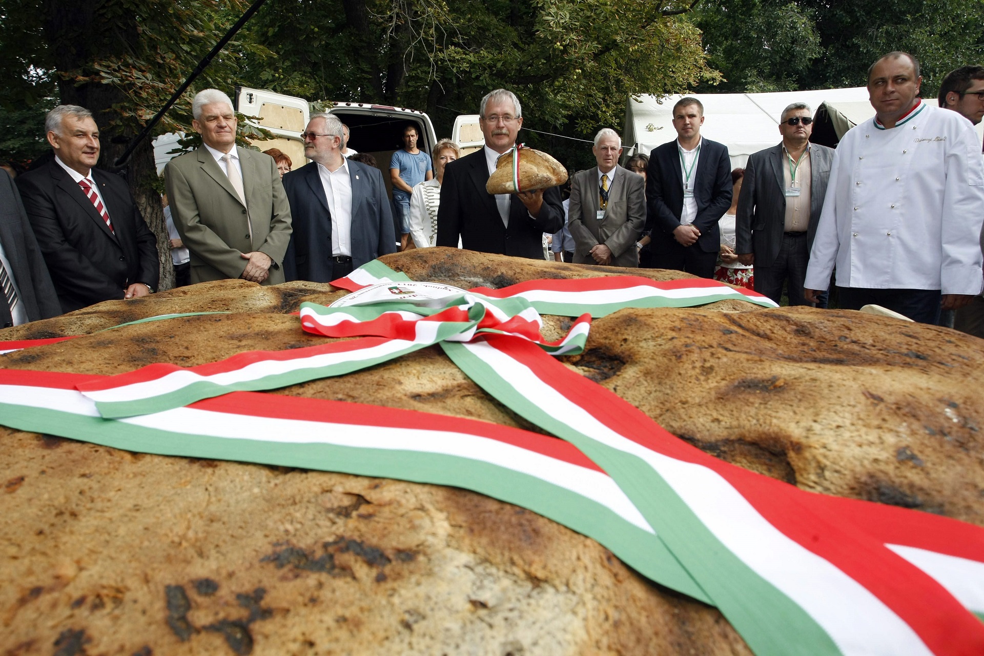 A magyar kormány megalkotja az új kenyeret