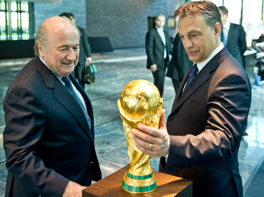 Orbán Viktor SMS-ben gratulált Sepp Blatternek, miután a FIFA volt elnökét felmentették a korrupciós vádak alól