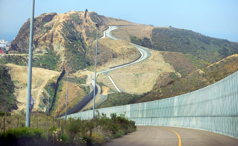 4 céget választott ki az amerikai kormány a mexikói határfal prototípusainak építésére