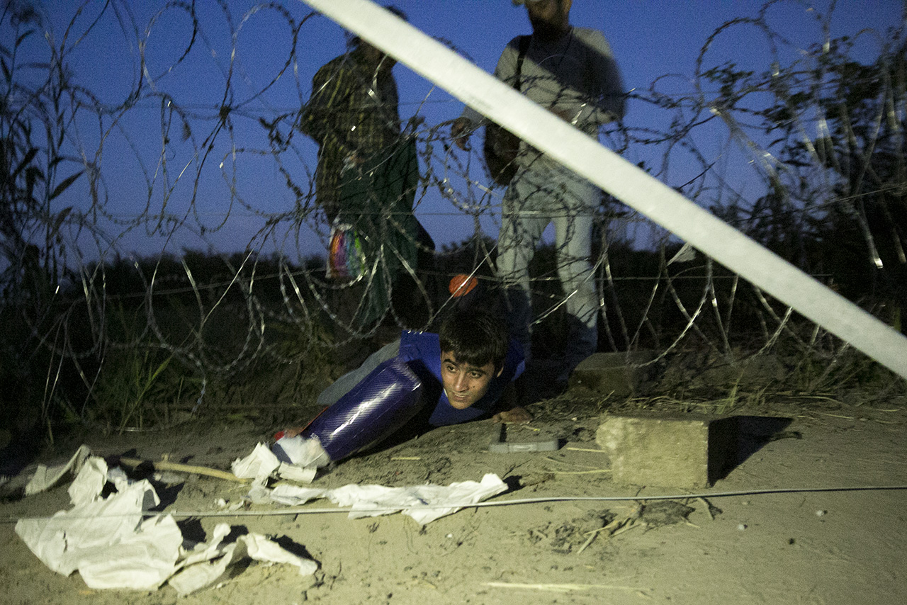 A kerítés felállítása óta a magyar bíróságok egyetlen olyan menekültet sem mentettek fel, akit határzár tiltott átlépésével vádoltak meg