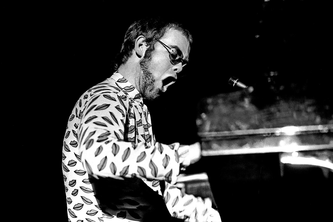 Súlyos betegsége miatt mondta le koncertjeit Elton John
