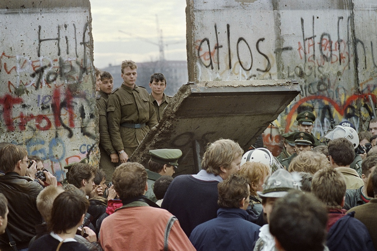 Meghalt az újságíró, aki kérdésével lebontotta a berlini falat