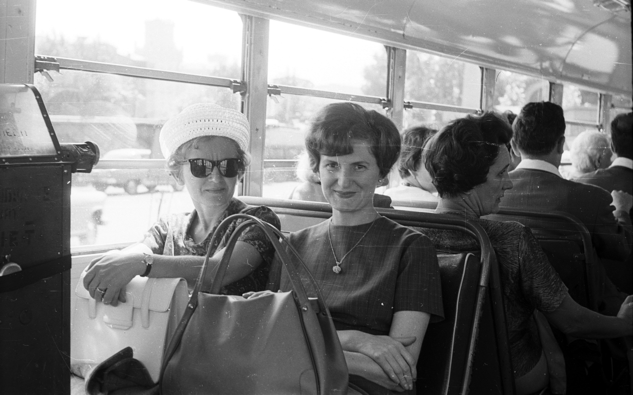 Autóbuszon, Moszkvában. De mi lehet ez itt baloldalt? 1966