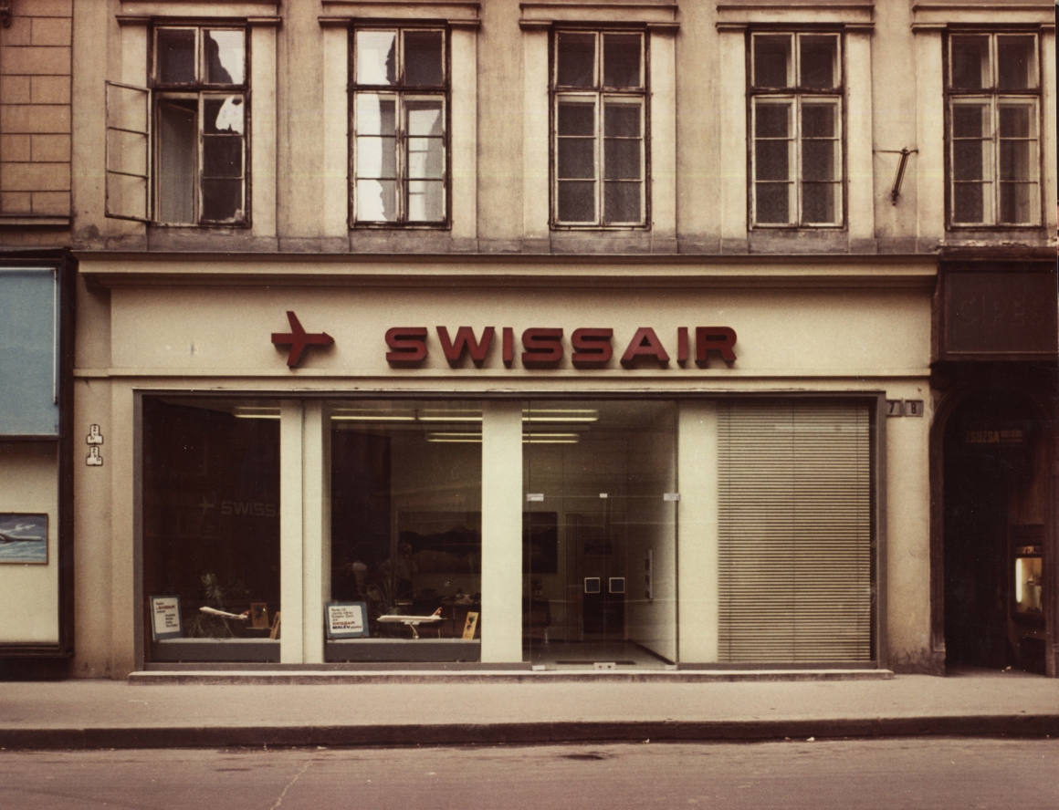 Kristóf tér 7-8. A Swissair Irodája.