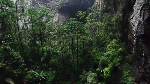 Lenyűgöző videó a világ legnagyobb barlangjáról