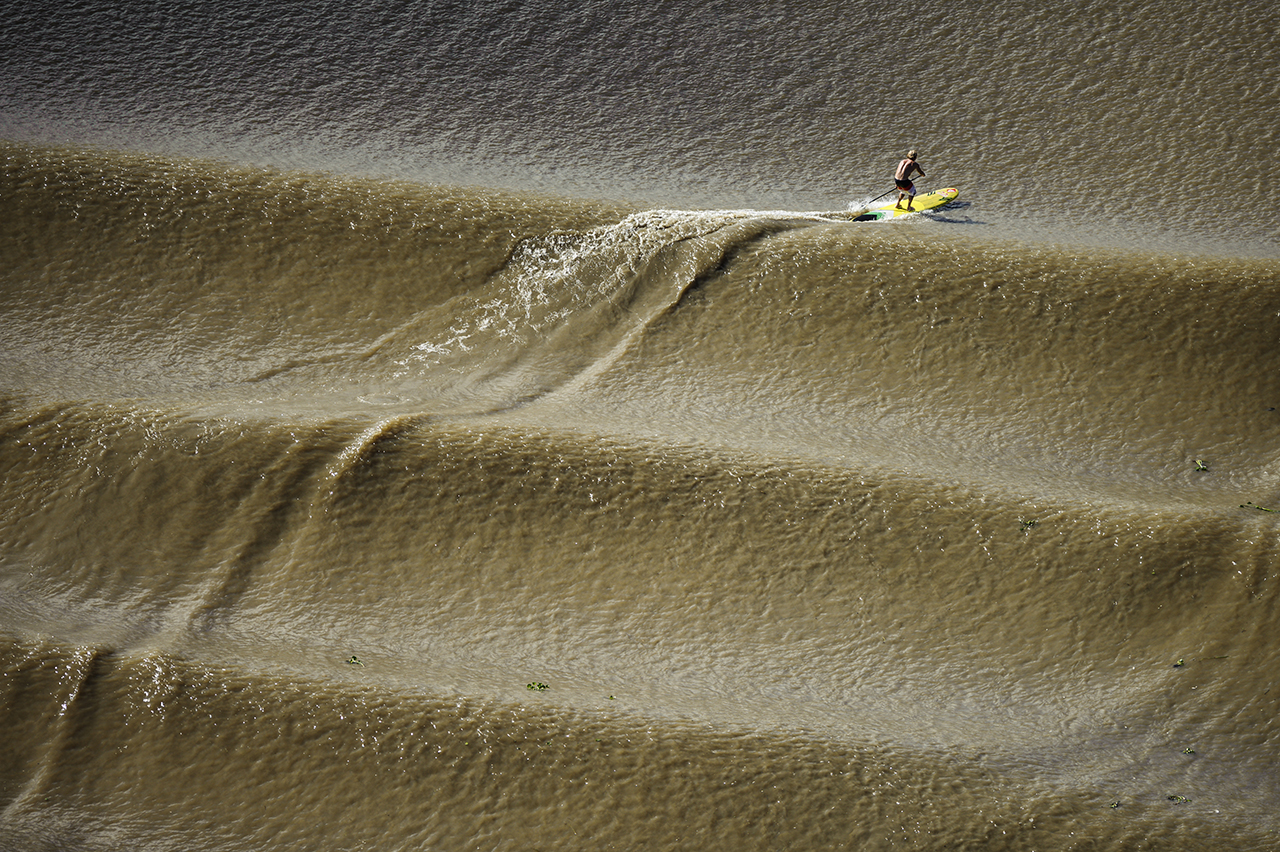 Robby Naish performs a river tidal wave in Arari, Brazil on May 16th, 2014 // Marcelo Maragni/Red Bull Content Pool // P-20140519-00474 // Usage for editorial use only // Please go to www.redbullcontentpool.com for further information. //