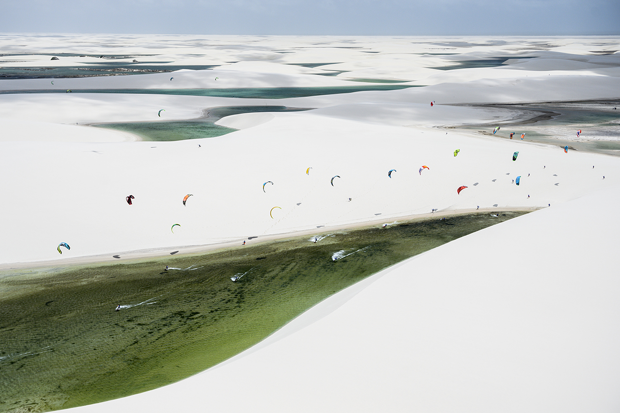 Competitors perform at Red Bull Rally dos Ventos in Lencois Maranhenses National Park, Brazil on September 13th, 2014 // Marcelo Maragni/Red Bull Content Pool // P-20140914-00154 // Usage for editorial use only // Please go to www.redbullcontentpool.com for further information. //