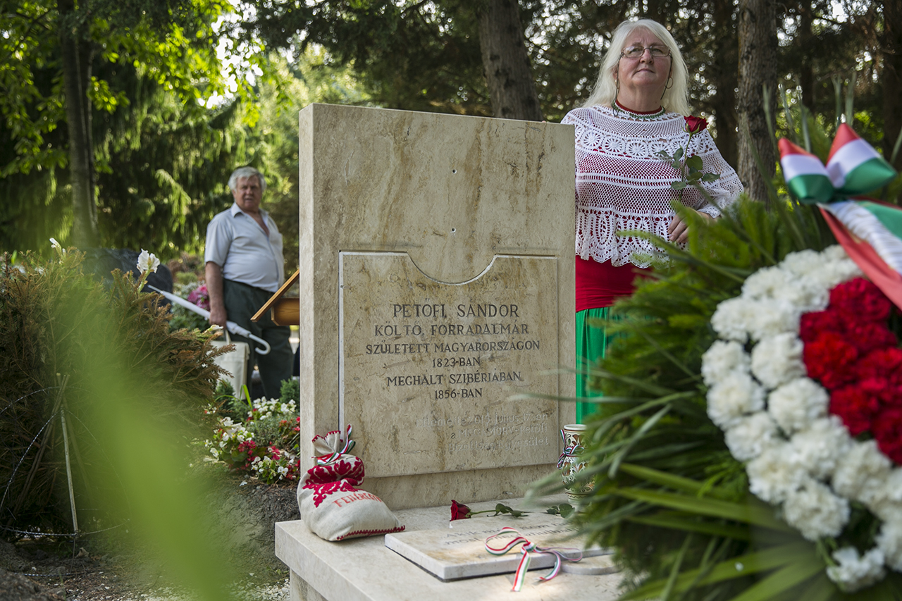Állítólag felfeszítették Petőfi Sándor állítólagos sírját