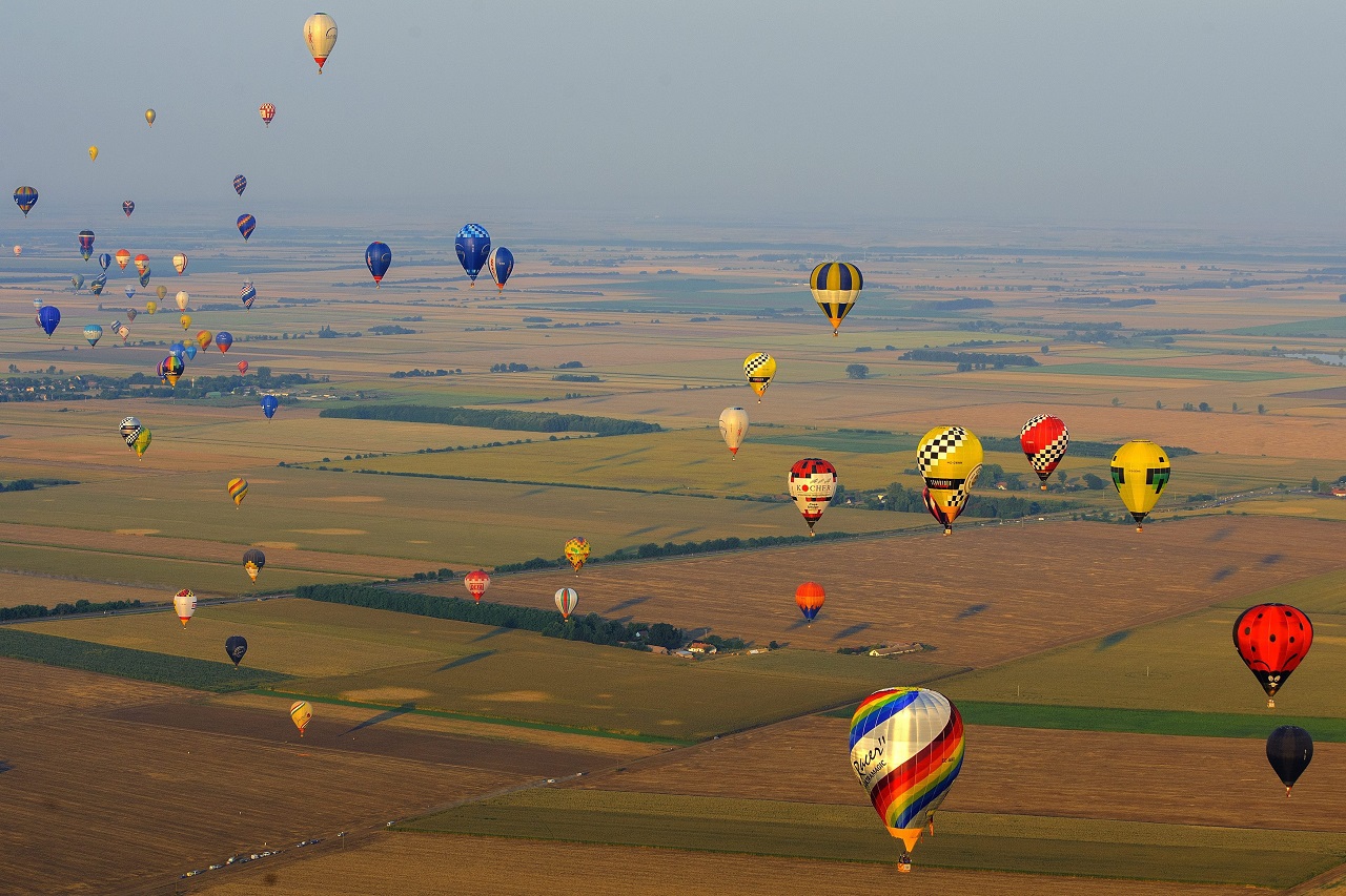 Hőlégballonok lepték el az eget Debrecen felett