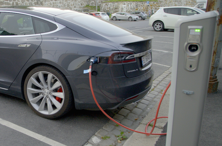 2025-től minden új autó elektromos lehet Norvégiában