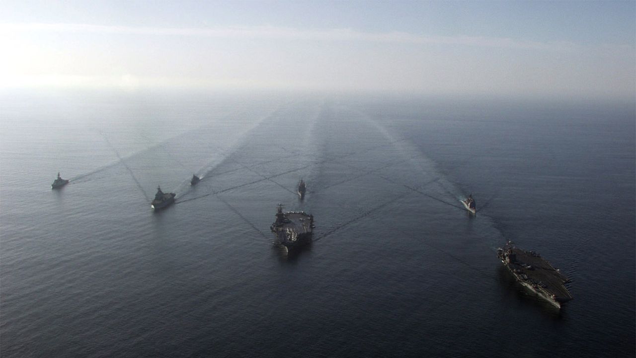 Amerikai-kínai kardcsörtetés a Dél-kínai-tengeren