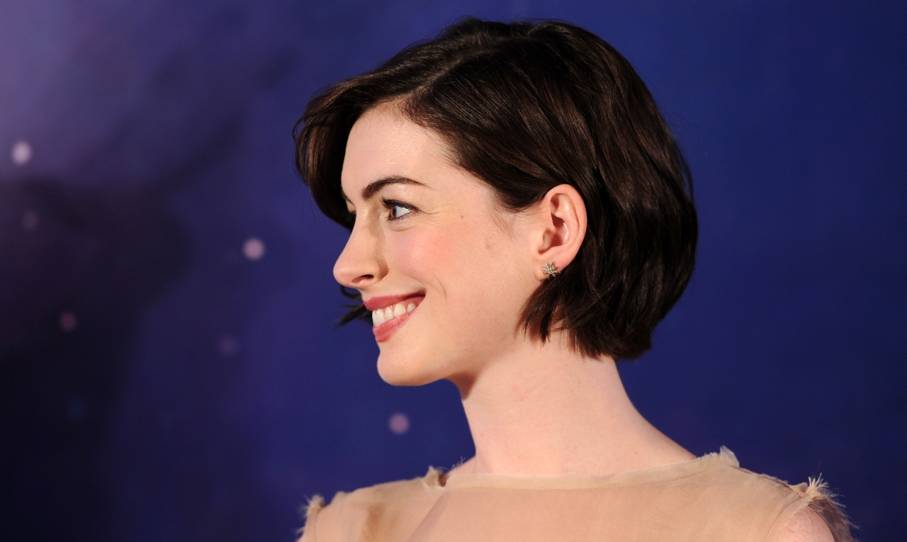Anne Hathaway is szív, nem is keveset