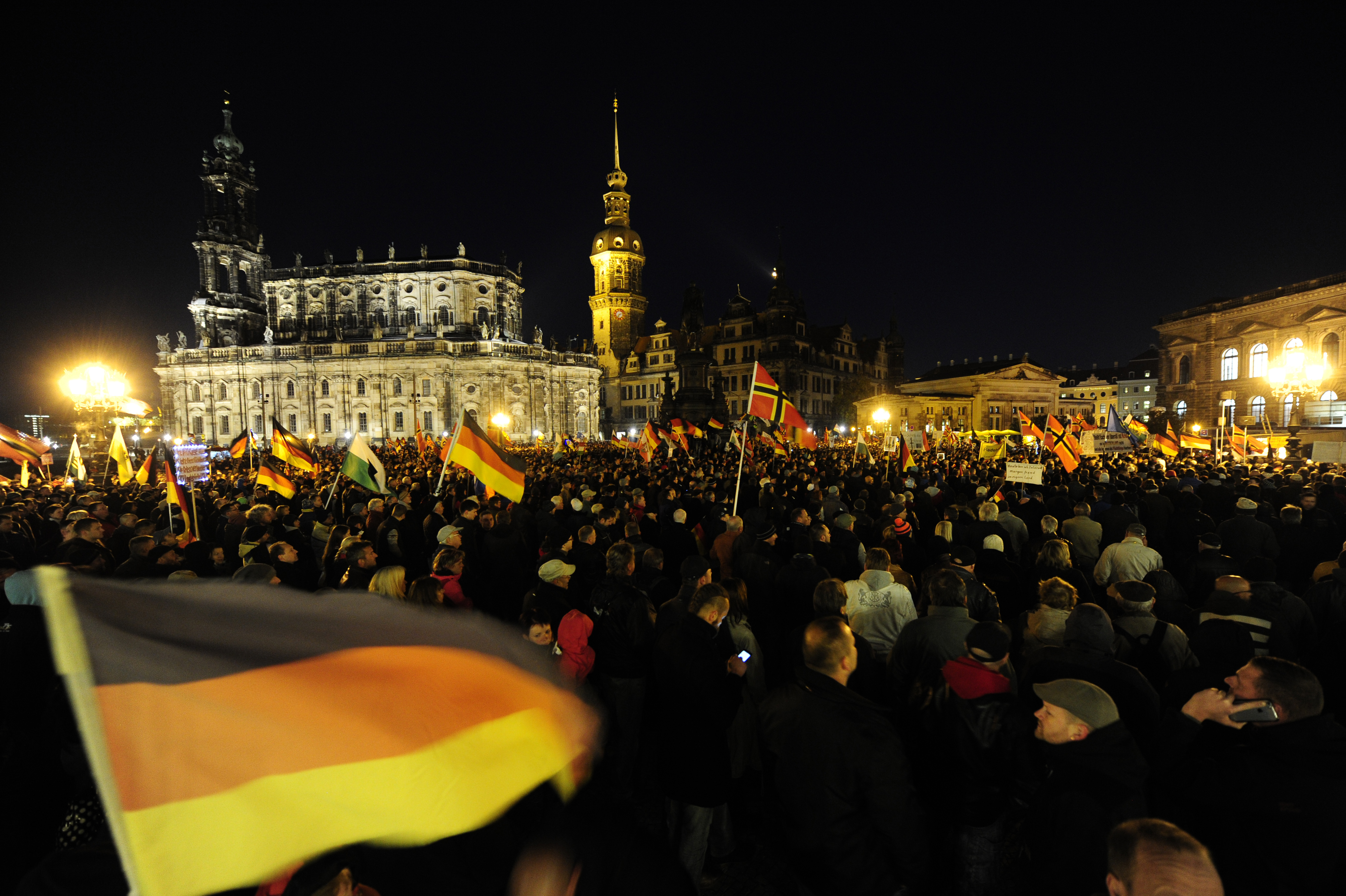 Újra megtöltötték Drezda utcáit a bevándorlásellenes tüntetők