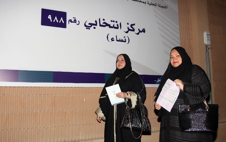 Először indulhatnak nők a választásokon Szaúd-Arábiában. Igaz, nem találkozhatnak a választóikkal