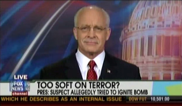 Letartóztatták a Fox News terrorszakértőjét, mert azt hazudta, hogy 27 évig a CIA-nak dolgozott