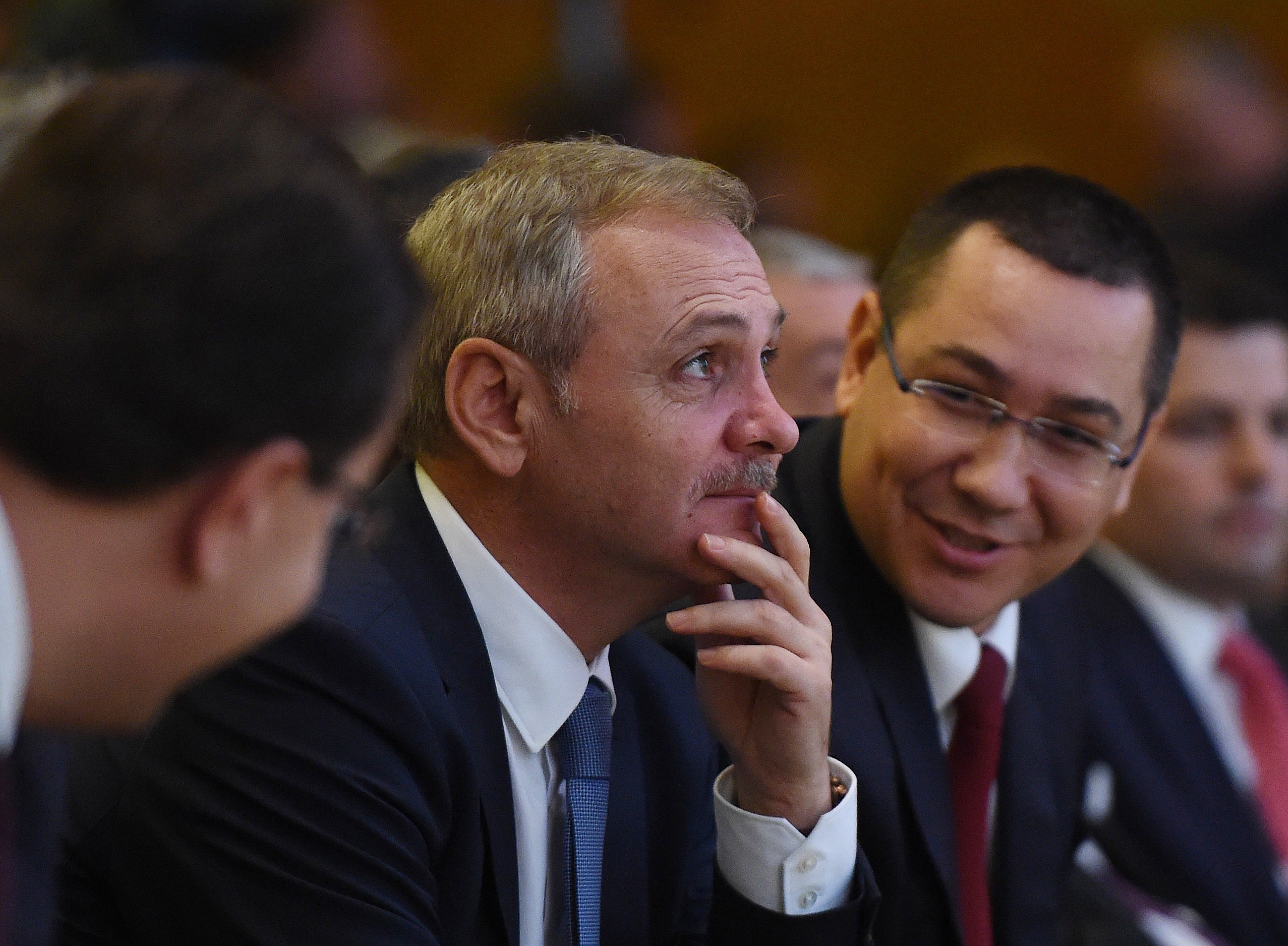Botrányba fullasztotta az ülést a román ellenzék az alsóházban