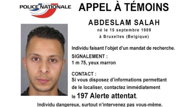A francia rendőrök pár órával a támadások után igazoltatták azt a terroristát, akit most nagy erőkkel keresnek
