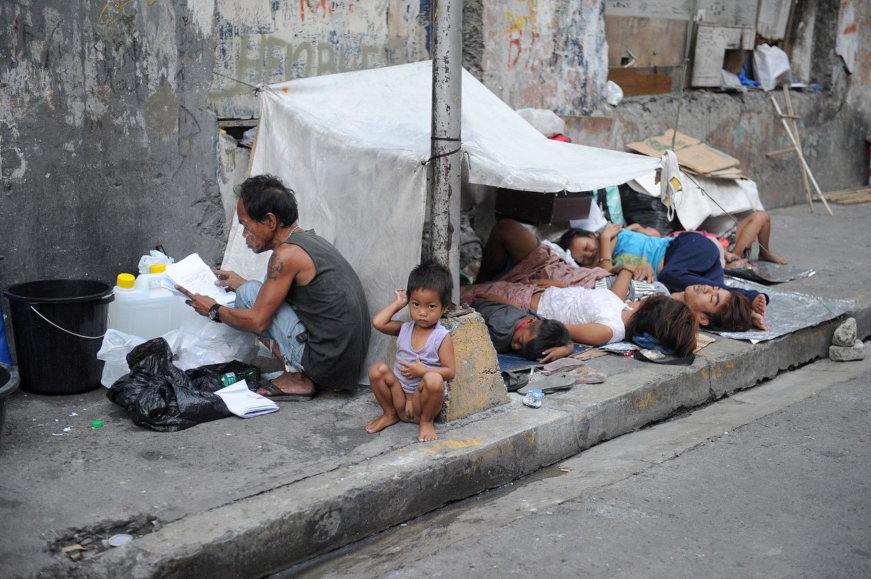 A Fülöp-szigetekre mentek a világ vezetői, ezért erőszakkal tüntették el a hajléktalanokat az utcákról