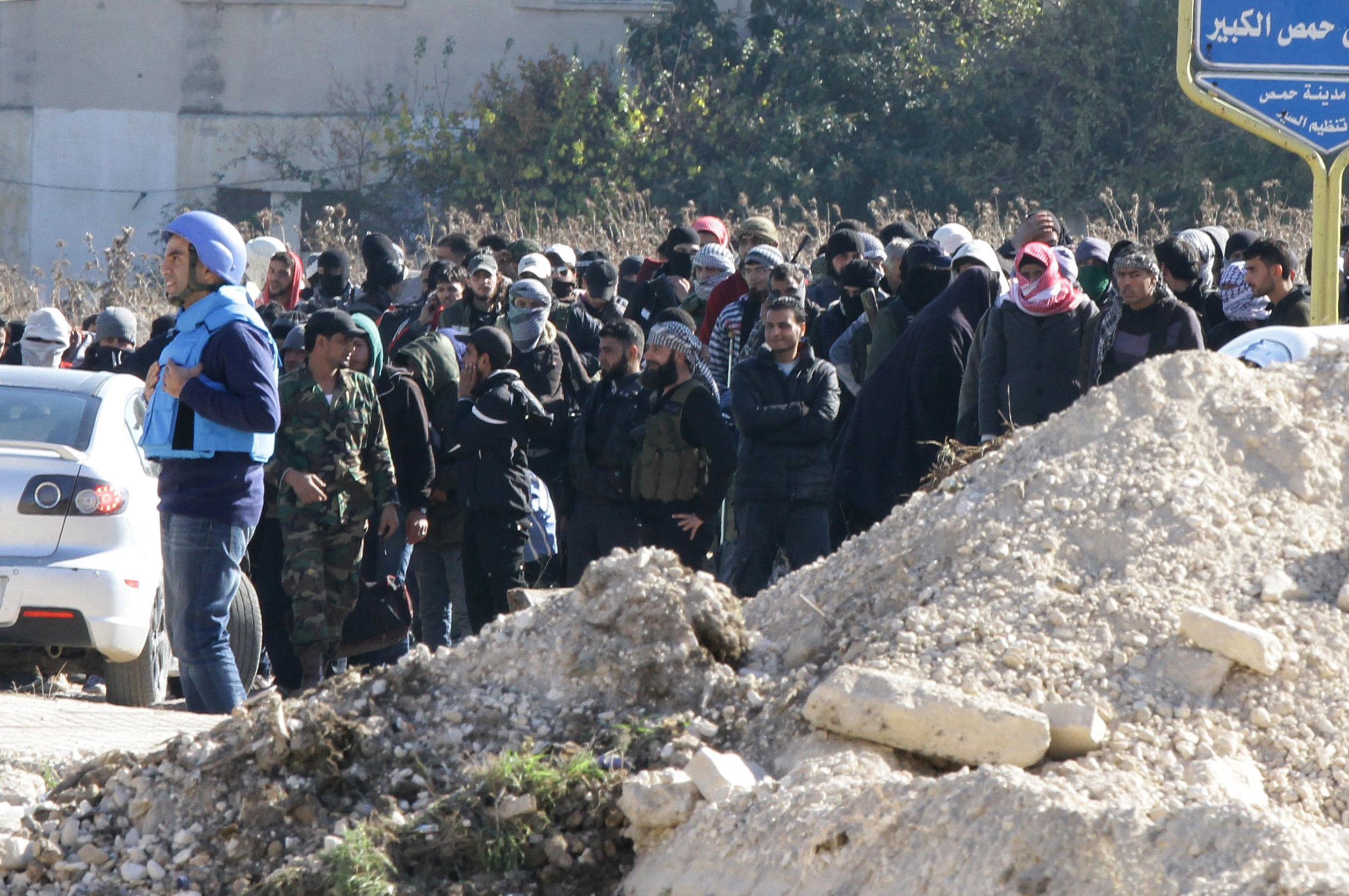 Kivonulnak a felkelők Homsz városából