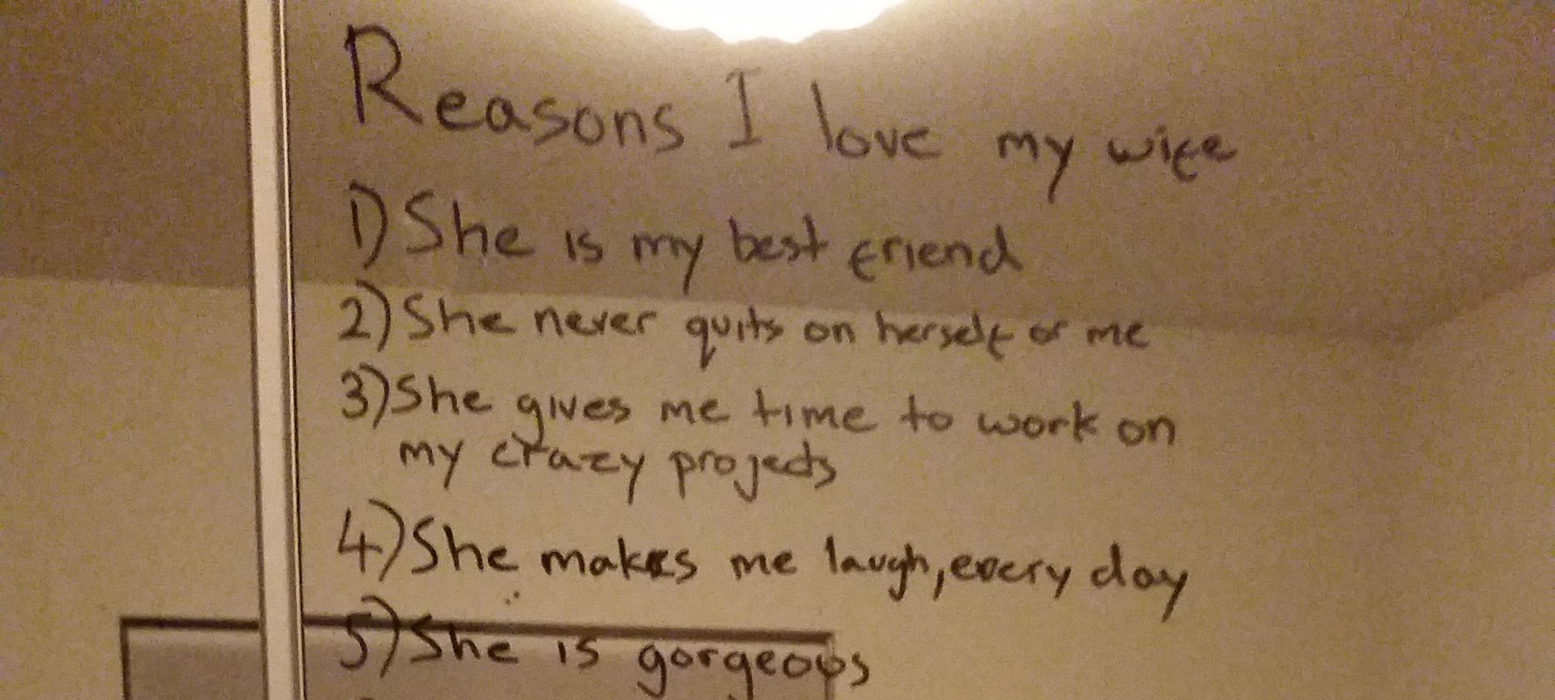 Boldognak szerette volna látni depressziós feleségét, ezért leírta neki, mi az a 15 dolog, amiért szerelmes belé