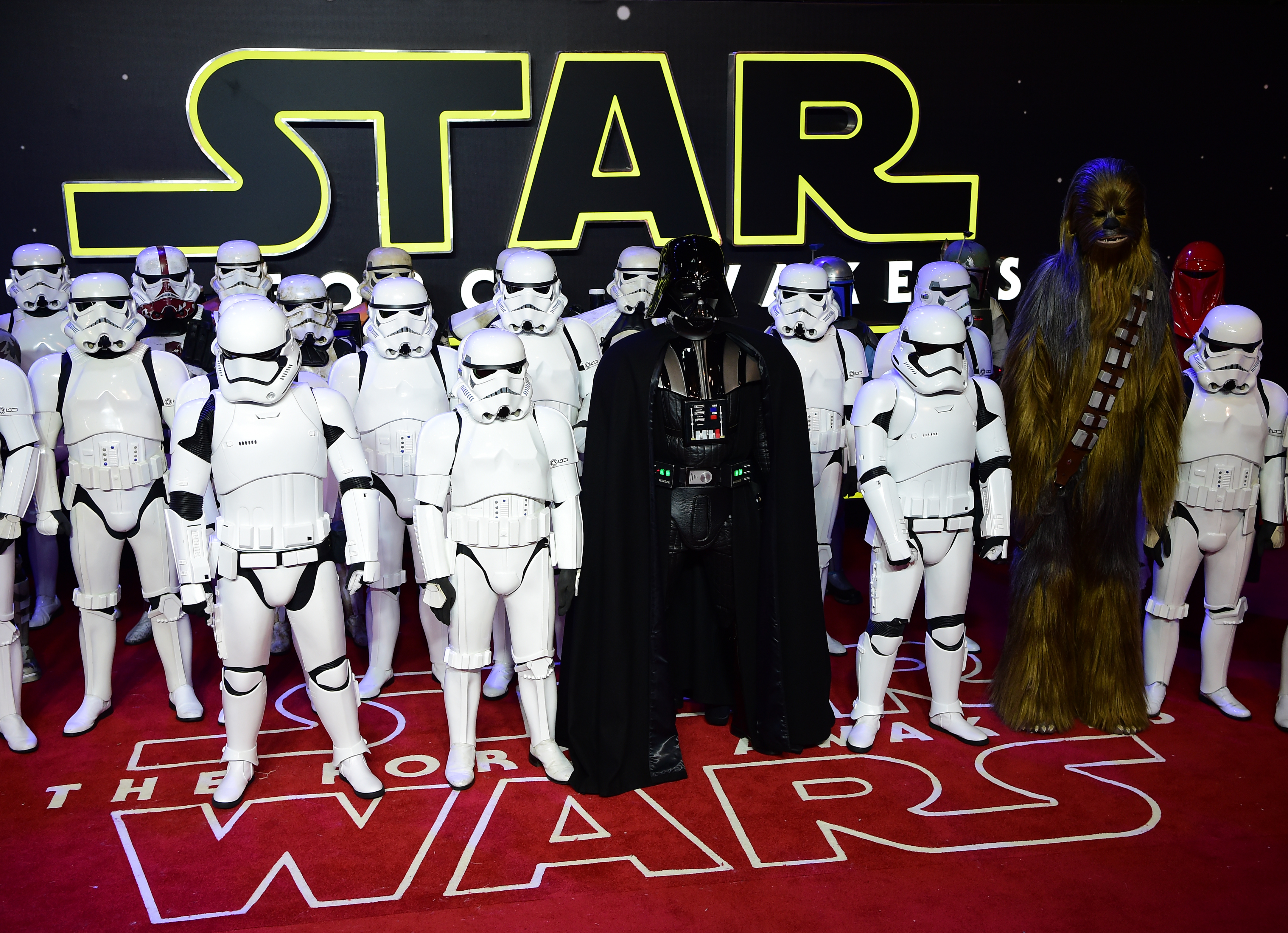 Amerikában egy nap alatt 100 millió dollárt hozott az új Star Wars