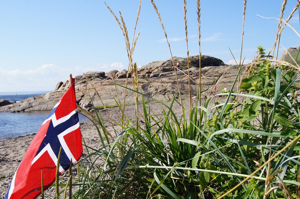 Norvégia óriási olajcégekbe fektetett, és most zöld üzemre kényszerítené őket