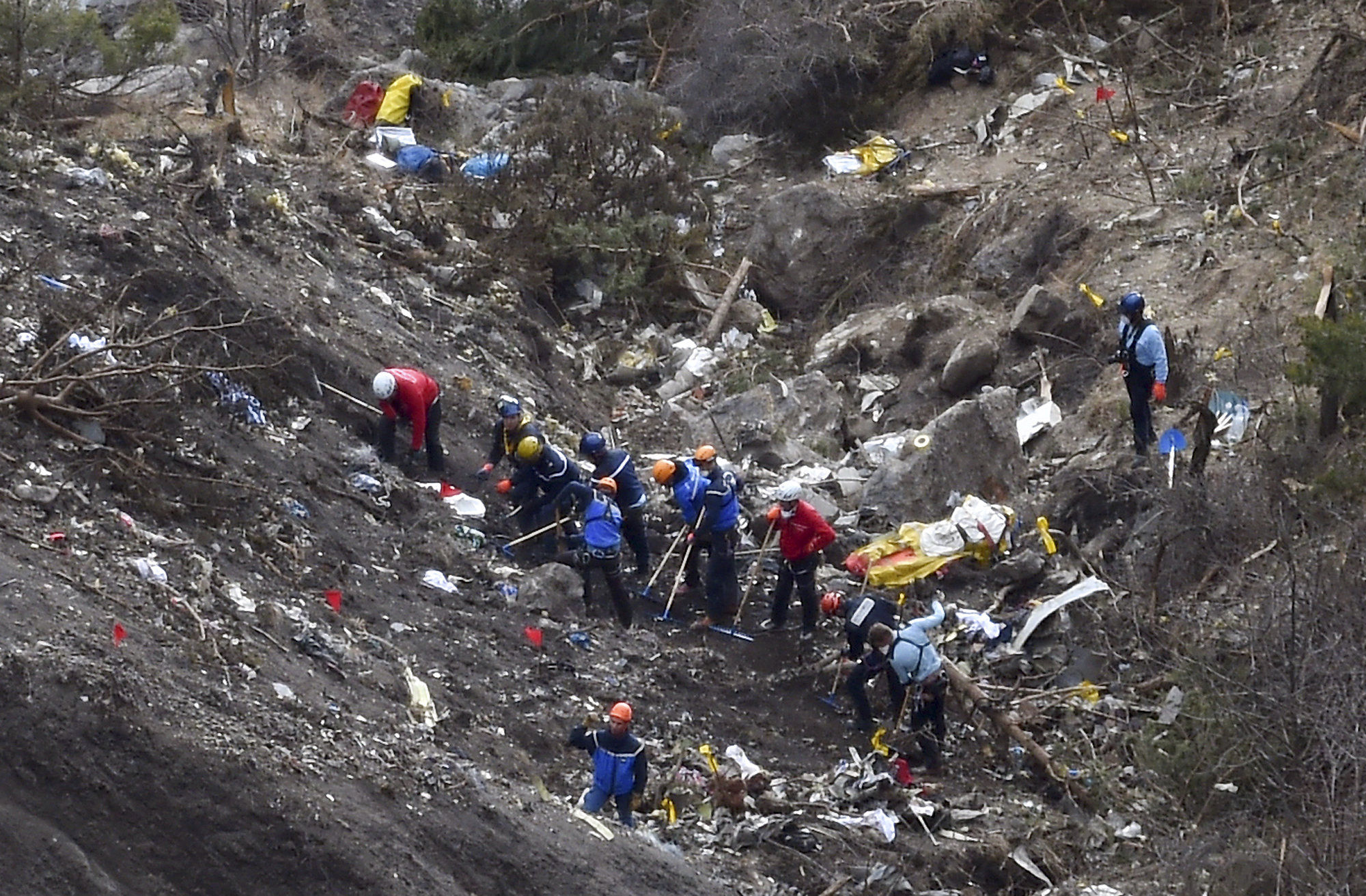 A francia nyomozók nyilvánosságra hozzák a Germanwings-katasztrófáról készült jelentést
        