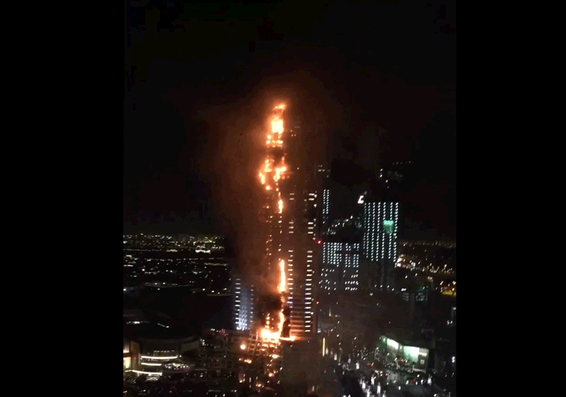Lángokban áll egy 63 emeletes dubaji luxushotel