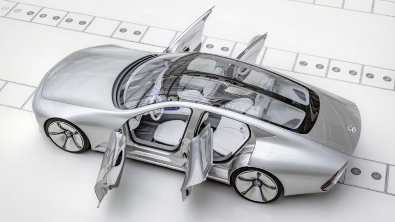 Kétmilliárd eurót szán a Mercedes a Tesla kicsinálására