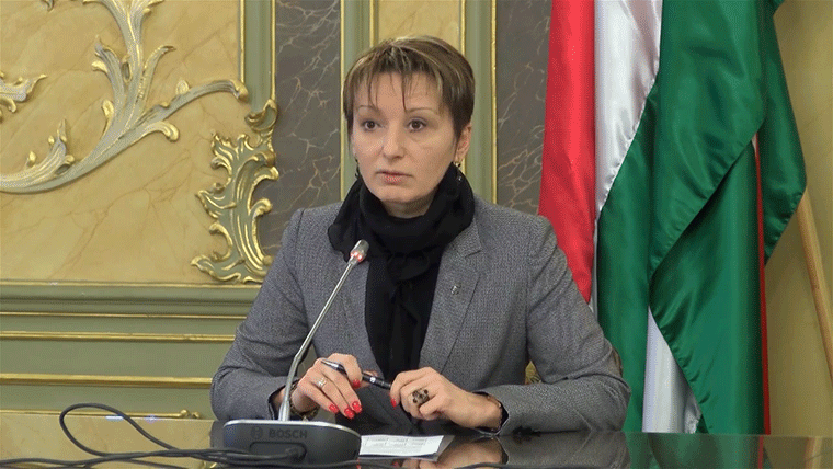A minisztérium még a köznevelési konzultációban is látja a jót: "Magyarországon korábban soha nem látott módon az ország valamennyi iskolájának alkalma nyílik elmondani véleményét és javaslatait"