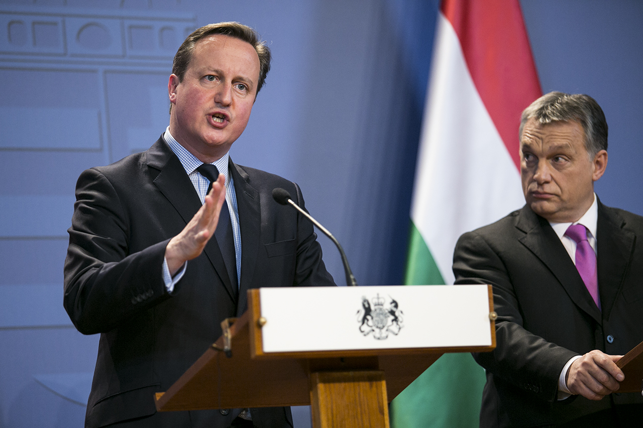 Cameron kedvére tett Orbánnak, ő meg továbbküldte Varsóba
