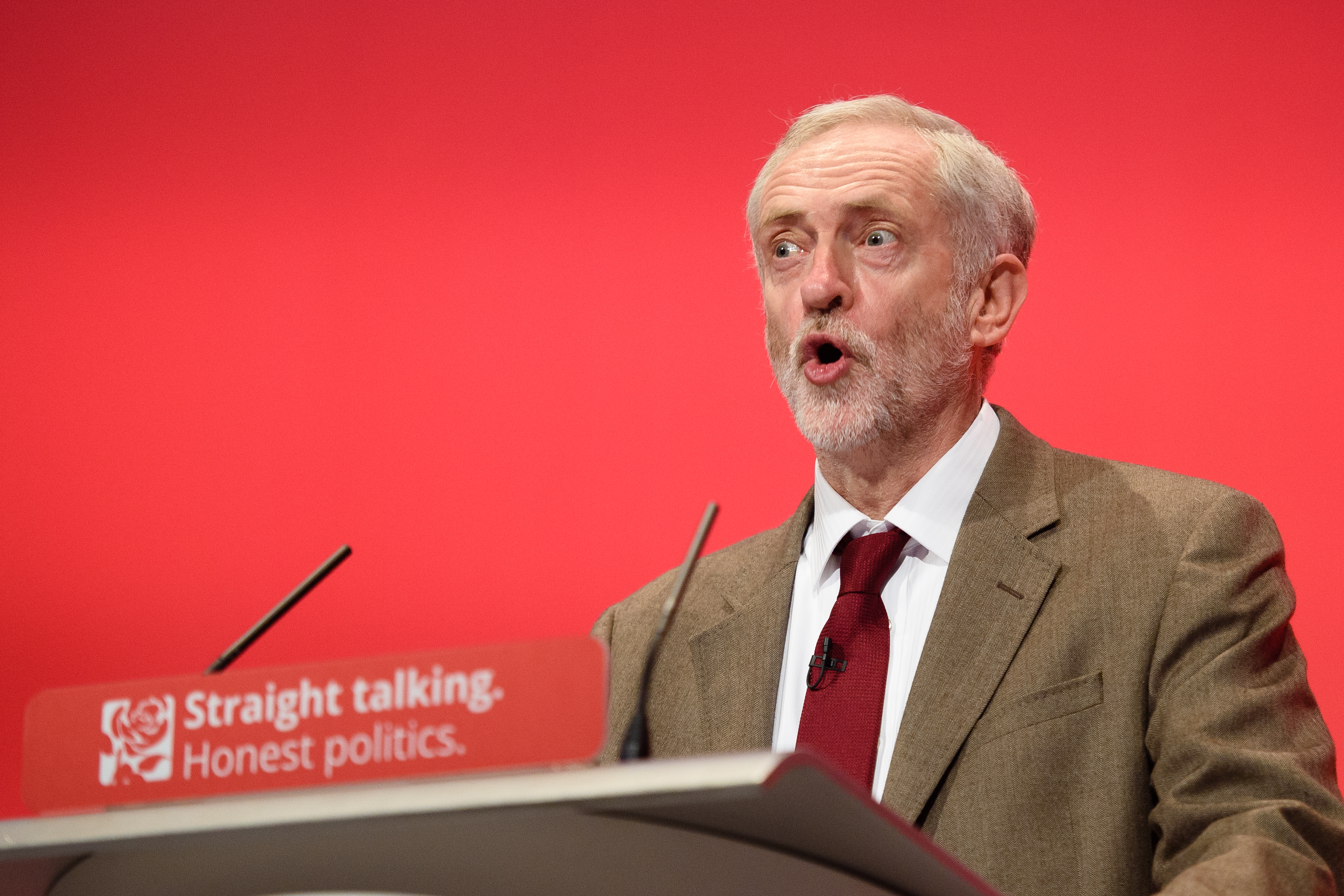 Corbyn azt ígérte, nyárra „rendezik” a pártján belüli antiszemita ügyek „óriási többségét”