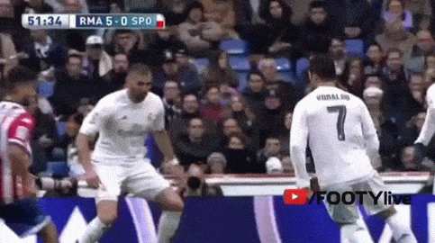 Ronaldo agya megint elborult, de szokás szerint megúszta