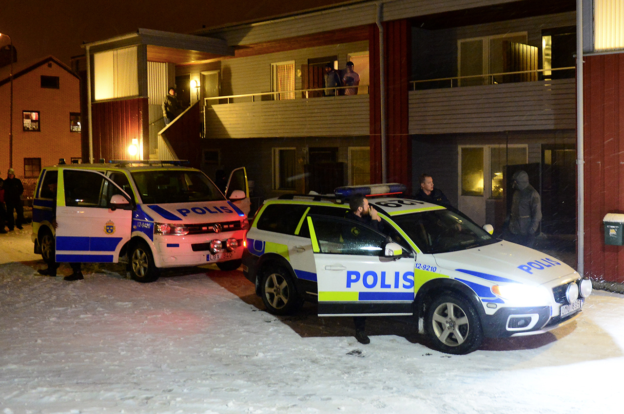 Menekültek állították meg a 15 éves késelőt, aki hétfőn leszúrt egy szociális munkást Svédországban