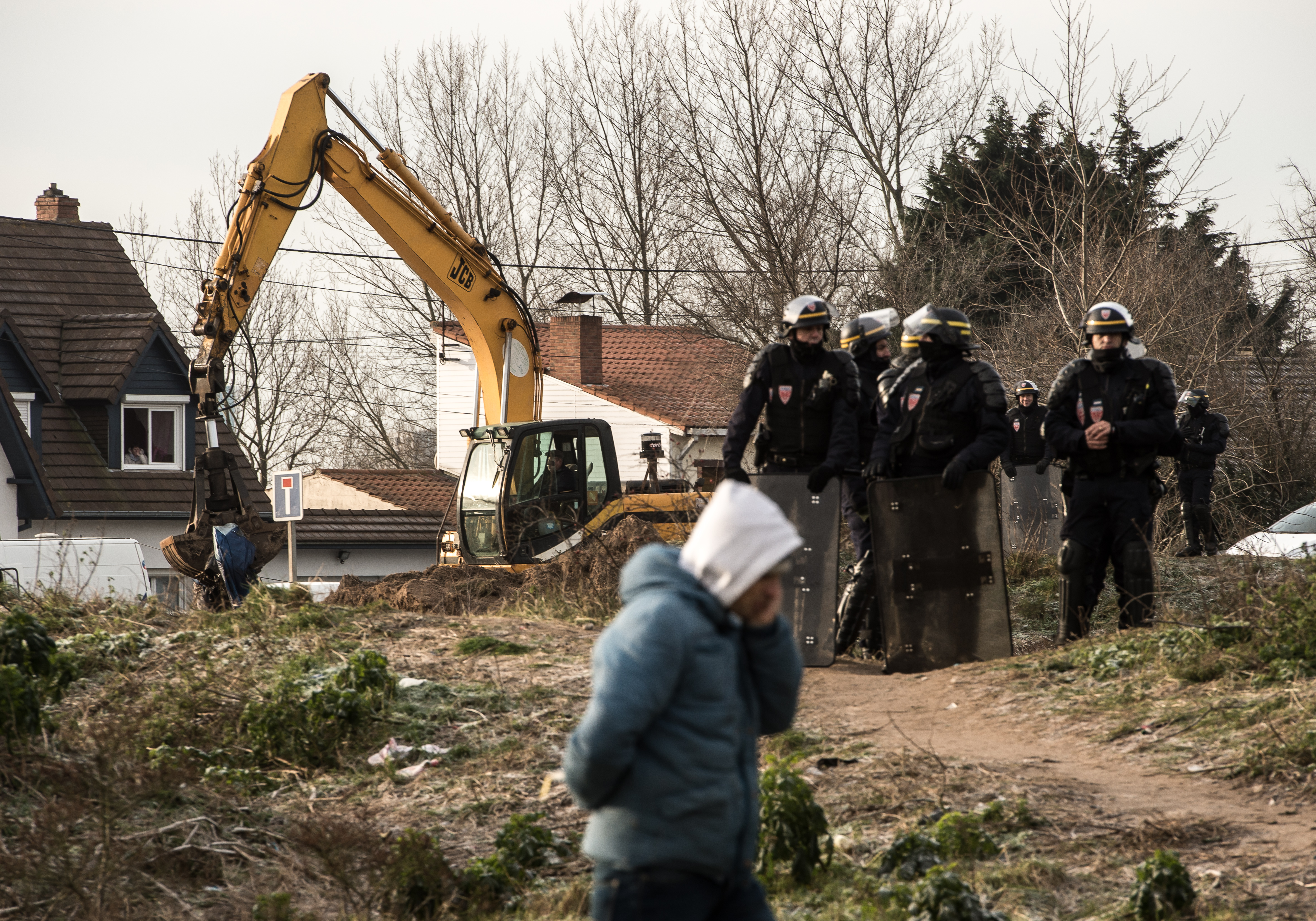 Eldőlt: lebontják a Calais melletti dzsungelt