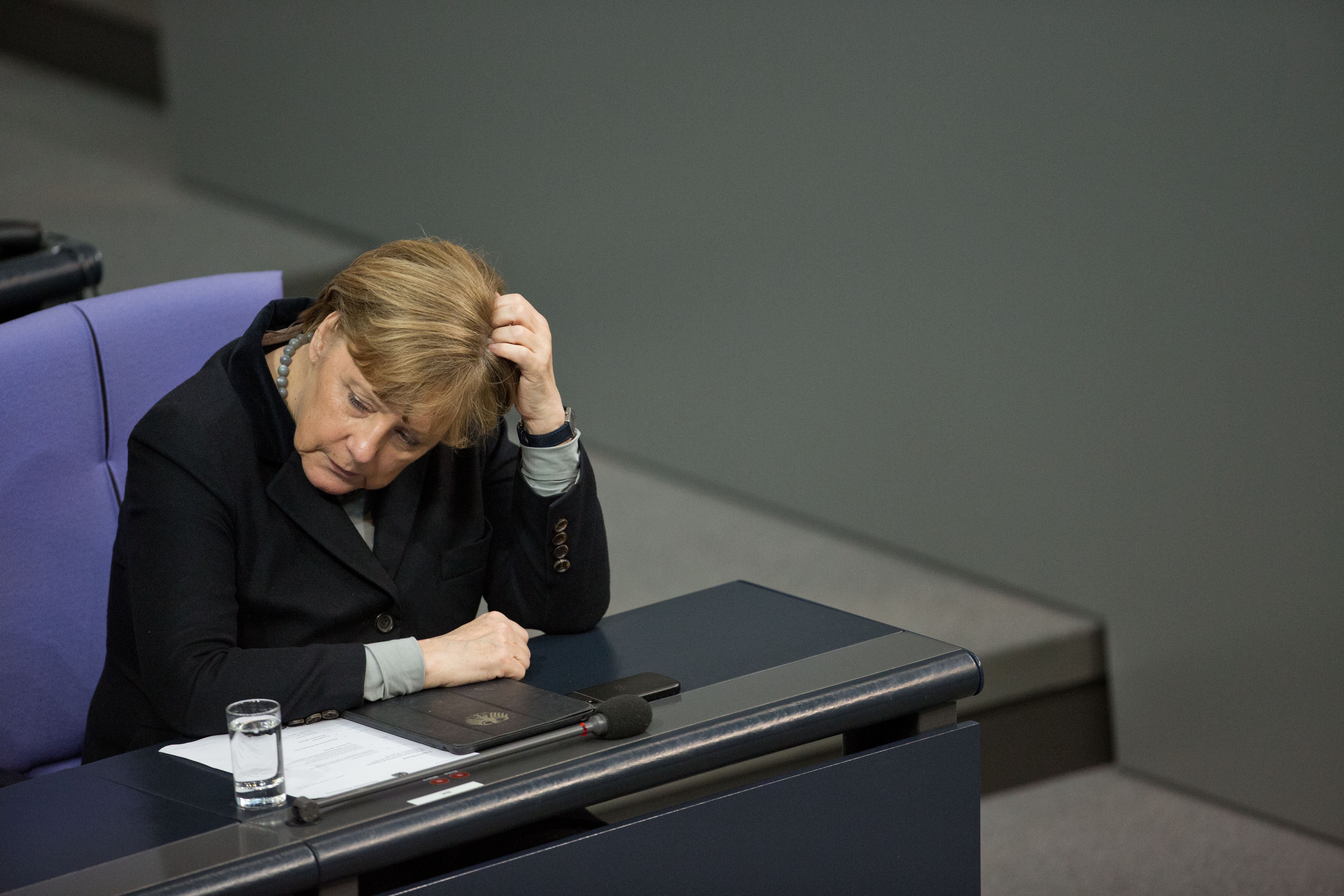Merkel vállalja a választási kudarcokért ráháruló felelősséget