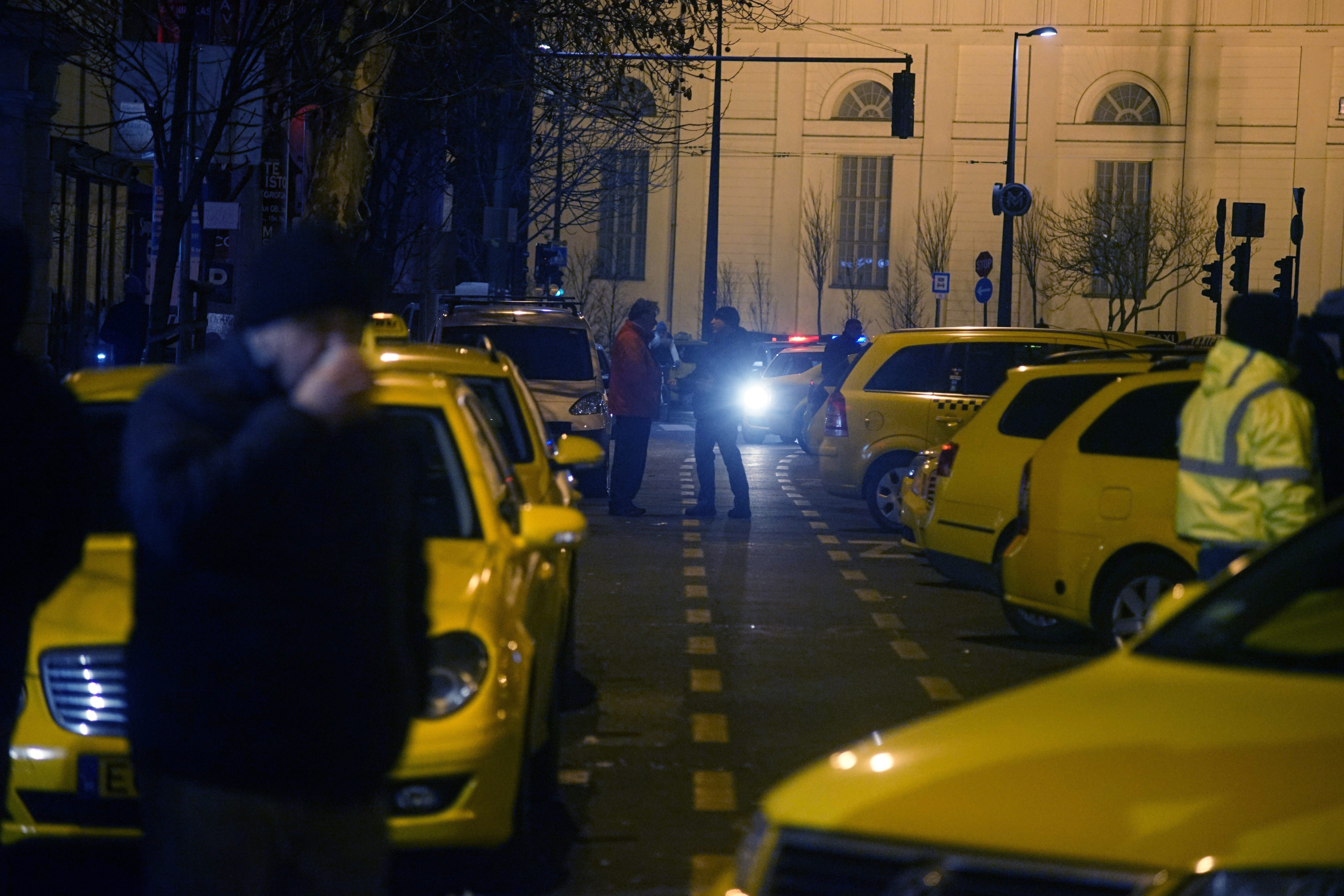 Szerdán is folytatódik a taxistüntetés 