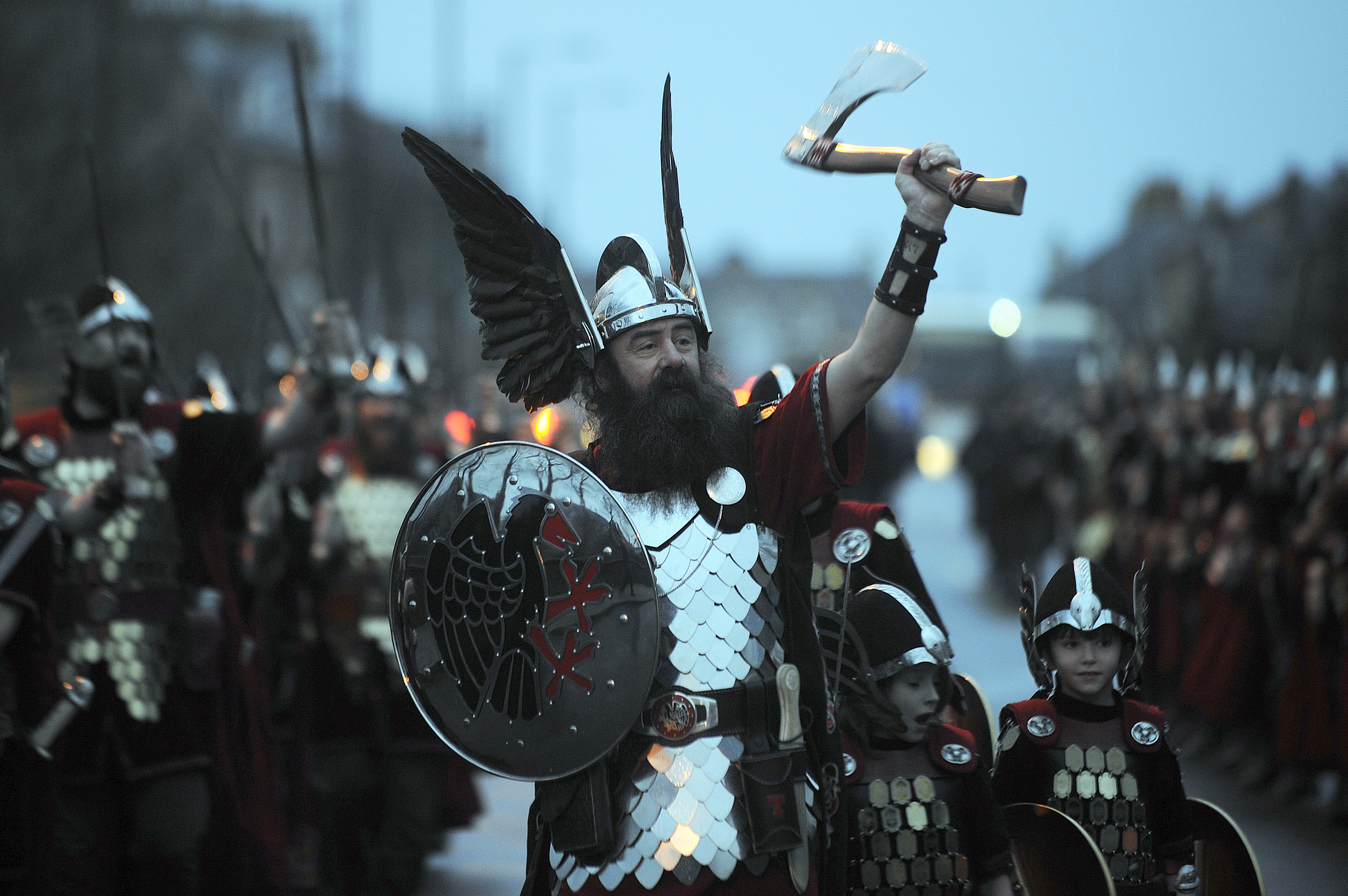 Ezer viking ünnepelte a nap újjászületését